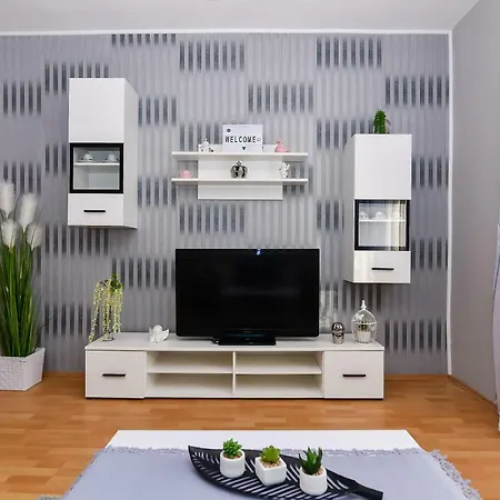 Apartman Gajtana דירה *