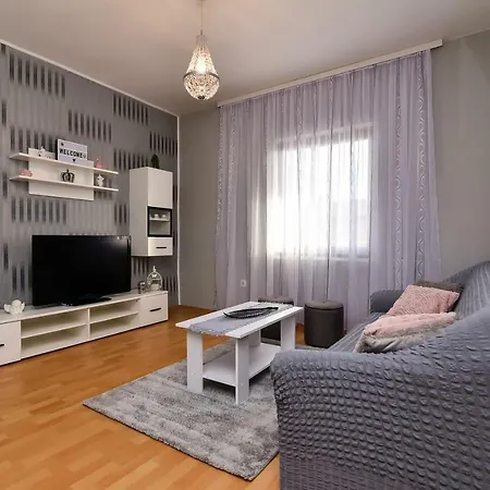Apartman Gajtana דירה *